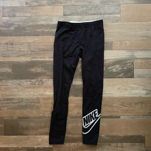 Nike girls/youth size M NWOT leggings